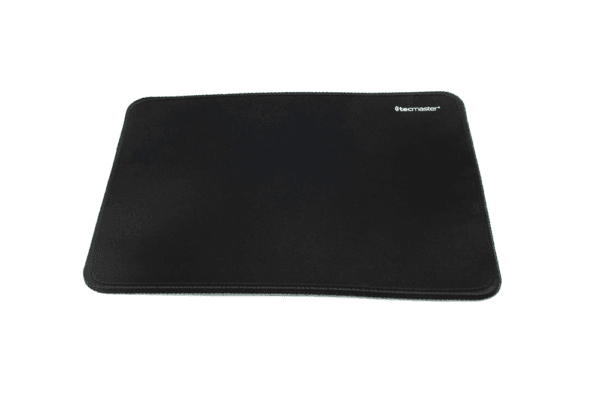 MOUSE PAD TECMASTER 30 x 25 x 0,5 cm COLOR NEGRO El Mouse Pad Tecmaster 30x25 cm Negro ofrece una superficie amplia, precisa y cómoda para el uso diario de tu mouse. Ideal para trabajo, estudio o gaming, con base antideslizante y tela suave de alta calidad.