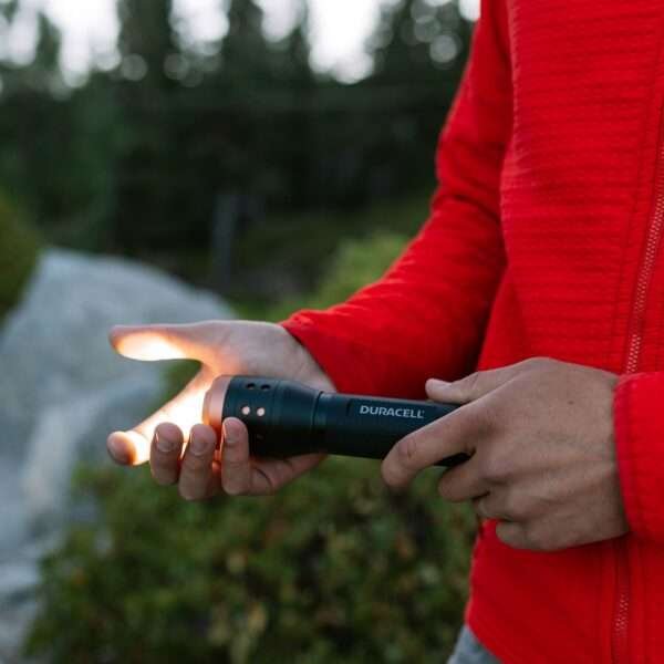 LINTERNA DURACELL FOCO AJUSTABLE 700 LUMEN - Imagen 4