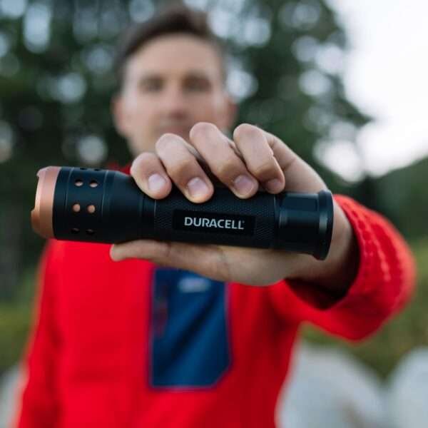 LINTERNA DURACELL FOCO AJUSTABLE 700 LUMEN - Imagen 5